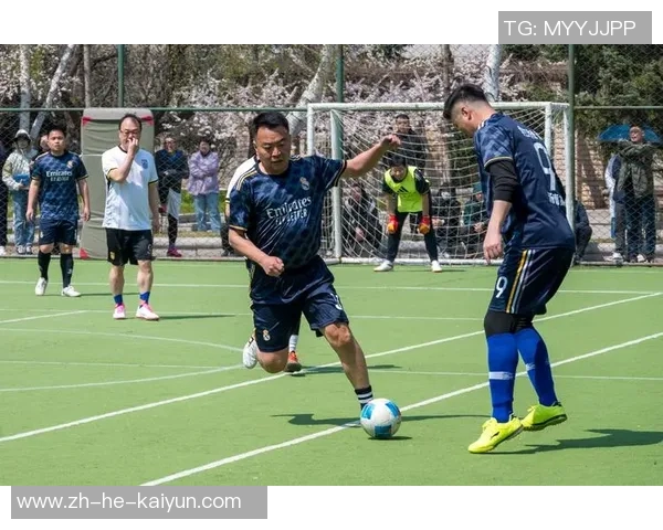 广德足球球星奋勇拼搏展现绿茵激情点燃城市体育热情