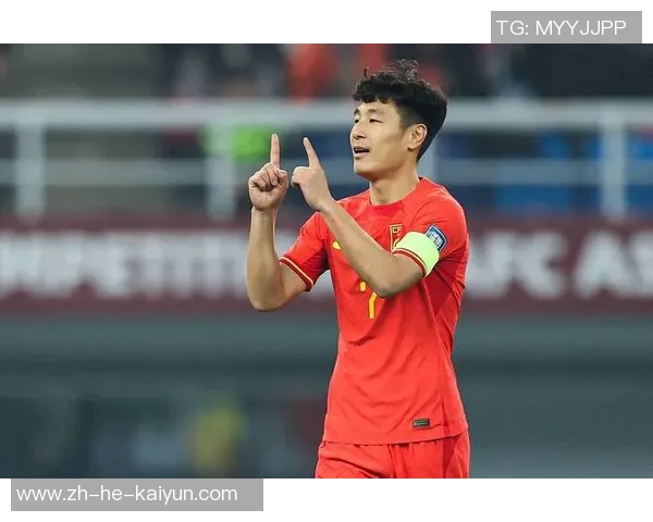 从贫困中崛起的足球传奇人物他的奋斗历程与不屈精神